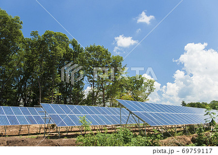 太陽光パネルと太陽光発電。日照時間日本一の山梨県。 69759117