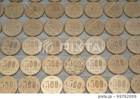 500円玉 五百円玉 500円玉 五百円玉 69762009