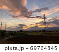 夕焼け夏の空 69764345