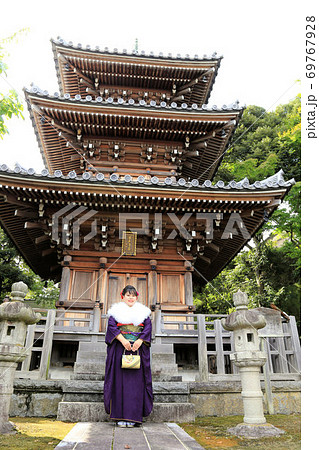 成人振袖撮影・無地正絹振袖の日本人女性 69767928