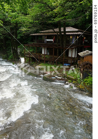 三陸ジオパーク龍泉洞は湧き水が豊富 三陸ジオパーク龍泉洞は湧き水が豊富 69769134