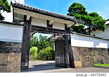 皇居(江戸城)の外桜田門 69770095