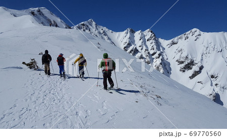 快晴の北アルプス後立山連峰 69770560