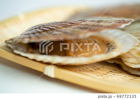 冬も夏も美味しい帆立貝 69772135