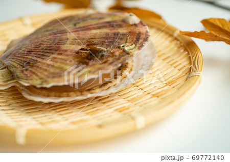 冬も夏も美味しい帆立貝 69772140