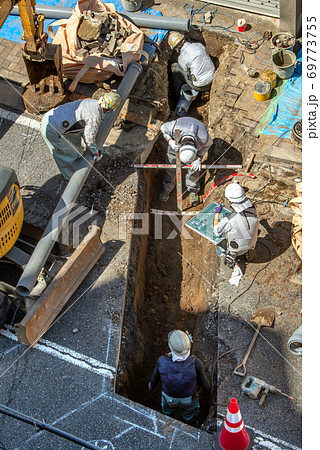道路工事現場 道路工事現場 69773755