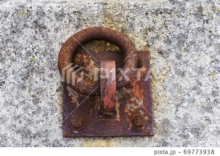 rusty mooring ring rusty mooring ring 69773938