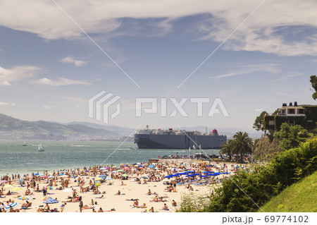 large merchandise ship large merchandise ship 69774102