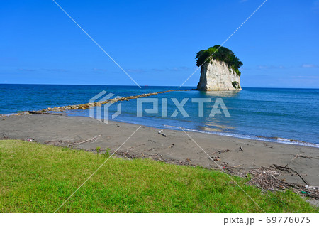 見附島 軍艦島 能登半島国定公園 見附島 軍艦島 能登半島国定公園 69776075