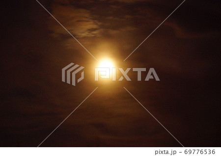SUPERMOON PINK FULL MOON 8 APRIL 2020 IN FRANCE 69776536