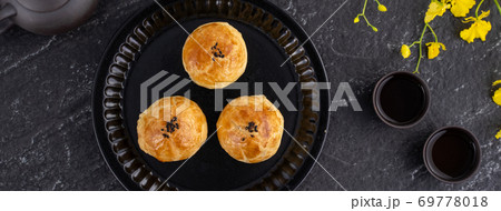 月餅 お菓子 菓子 69778018