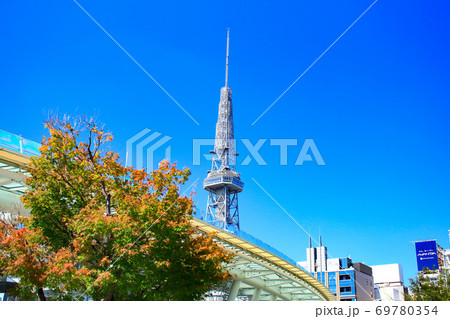 名古屋市、テレビ塔とオアシス21の風景 名古屋市、テレビ塔とオアシス21の風景 69780354