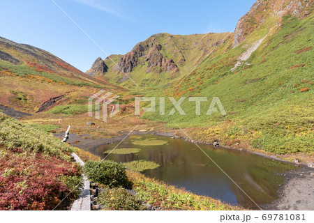 紅葉期の秋田駒ヶ岳・馬場の小路（ムーミン谷） 69781081