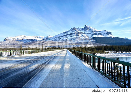 バンフ国立公園 雪 冬 69781418