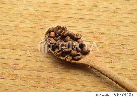 Carefully selected and roasted fresh coffee beans 69784405