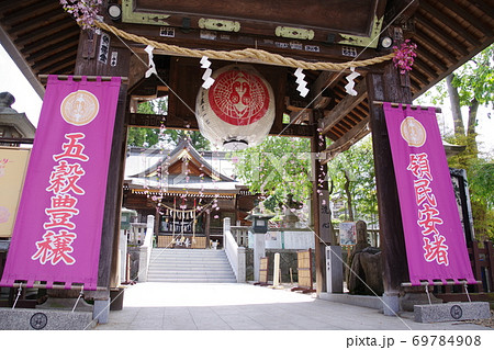 盛岡風景　櫻山神社の神門 69784908