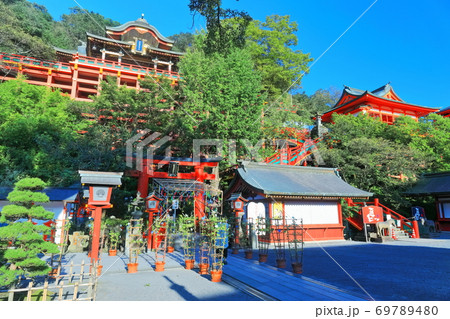 【佐賀県】晴天下の祐徳稲荷神社 69789480