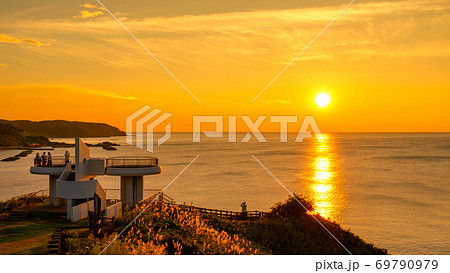 御野立公園の夕景（新潟県柏崎市） 69790979