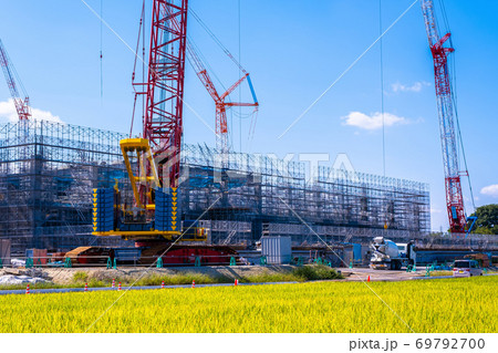 大規模な建設現場 69792700