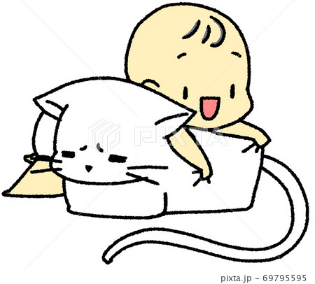 白猫を引っ張る赤ちゃんと耐える白猫 69795595