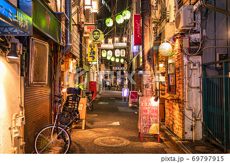 《東京都》中野駅前・飲み屋街 《東京都》中野駅前・飲み屋街 69797915