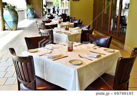 ハワイの休日 69799195