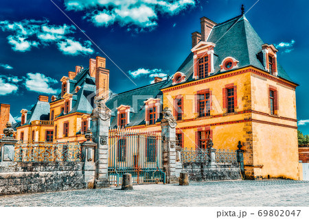 Suburban Residence of the France Kings - beautiful Chateau Fontainebleau Suburban Residence of the France Kings - beautiful Chateau Fontainebleau 69802047