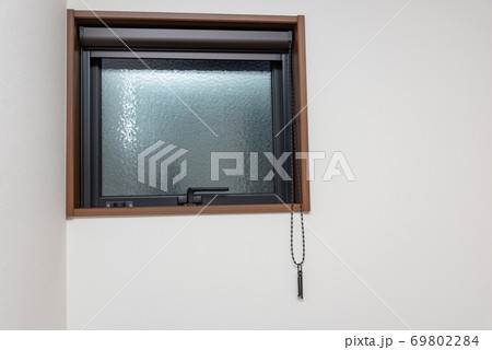 夜の小窓 69802284
