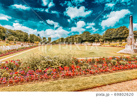 Luxembourg Palace and park in Paris, the Jardin du Luxembourg, one of the most beautiful gardens in Paris. France. Luxembourg Palace and park in Paris, the Jardin du Luxembourg, one of the most beautiful gardens in Paris. France. 69802620