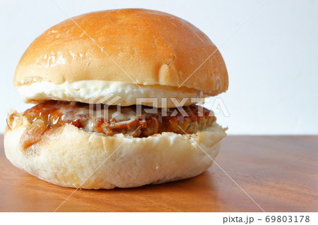 てりやきたまごバーガー てりやきたまごバーガー 69803178