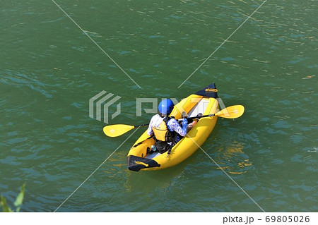 長瀞岩畳での体験カヤック風景 69805026