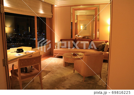 シンガポール・リッツカールトン・ミレニアのソファルーム 69816225