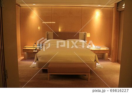 シンガポール・リッツカールトン・ミレニアのプレミアベッドルーム 69816227