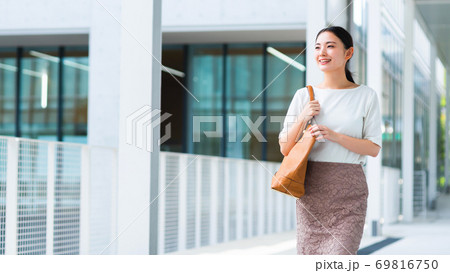 ビジネス 女性 ビジネス 女性 69816750