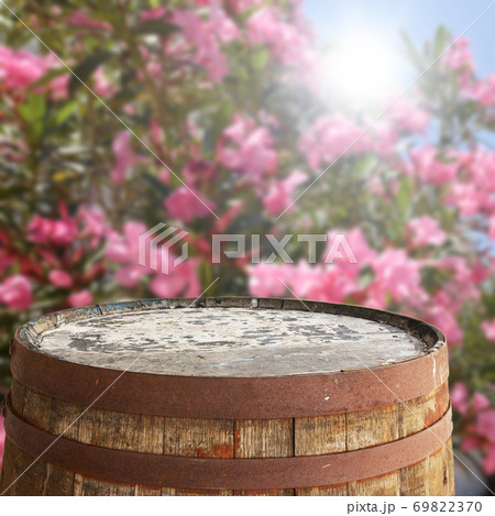 Empty barrel top Empty barrel top 69822370