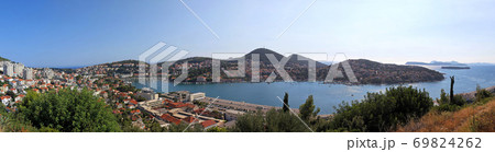 Dubrovnik port 69824262