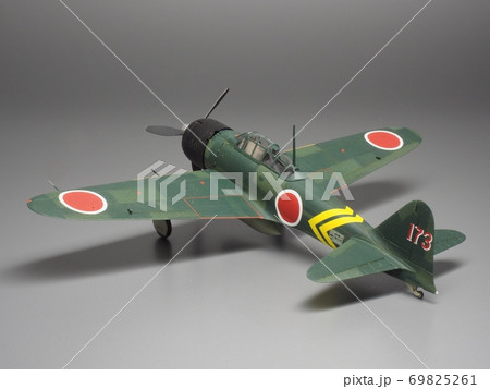 ゼロ戦のプラモデル ゼロ戦のプラモデル 69825261