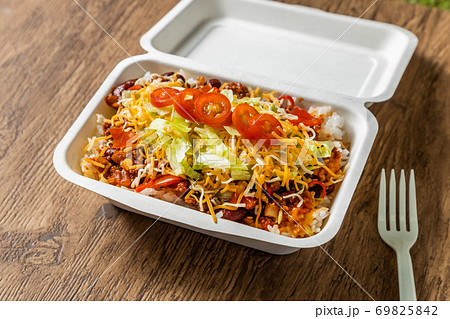 タコライス　Japanese food, Okinawa style taco rice 69825842