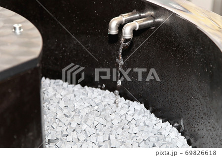 Vibrating polishing machinery 69826618