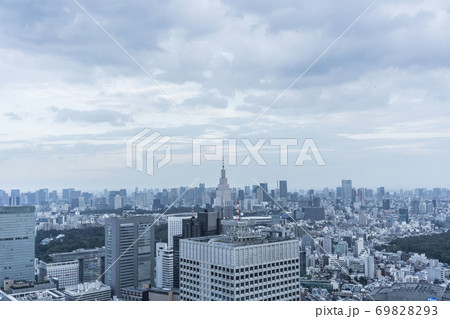東京西新宿の高層ビルからの眺め 東京西新宿の高層ビルからの眺め 69828293