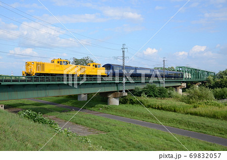 旭川市内の石狩川橋梁を渡る「THE ROYAL EXPRESS」(試運転列車) 旭川市内の石狩川橋梁を渡る「THE ROYAL EXPRESS」(試運転列車) 69832057