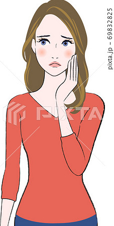 心配して悩んでいる女性のイラスト 69832825