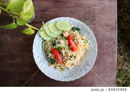 fried rice or stir fried rice 69835968