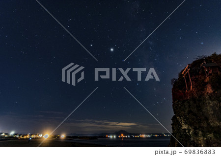 出雲の稲佐の浜の星空 出雲の稲佐の浜の星空 69836883