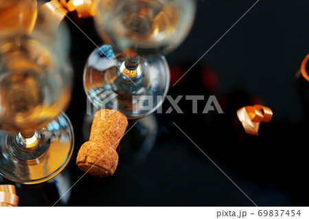Glass goblet of Champagne wine close up Glass goblet of Champagne wine close up 69837454
