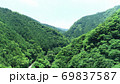 面河川深青の新緑(4K空撮切出し)、面河ブルーを求めて 69837587