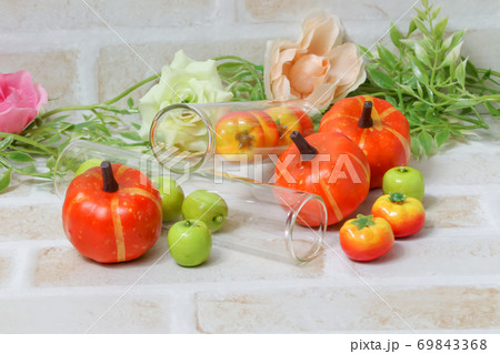 カボチャとトマトの置物 Amazon.co.jp: JSBWSFA 1個 ガラス 野菜 装飾 ガラス カボチャ 装飾用