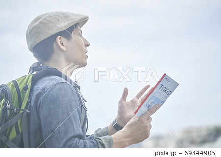 外国人旅行者 男性 外国人旅行者 男性 69844905