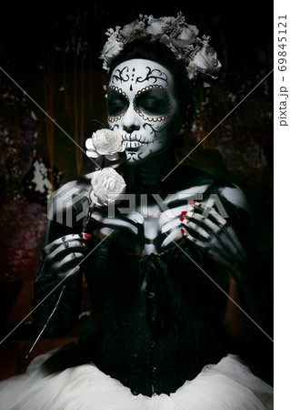 Santa Muerte 69845121