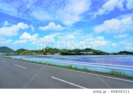 讃岐平野のため池（太陽光発電利用） 69846521